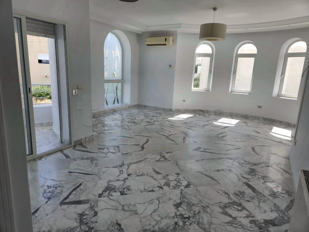 À LOUER – Etage de villa S+3- Jardin de Carthage