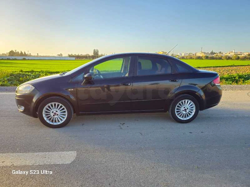 Carte voiture Fiat Linea