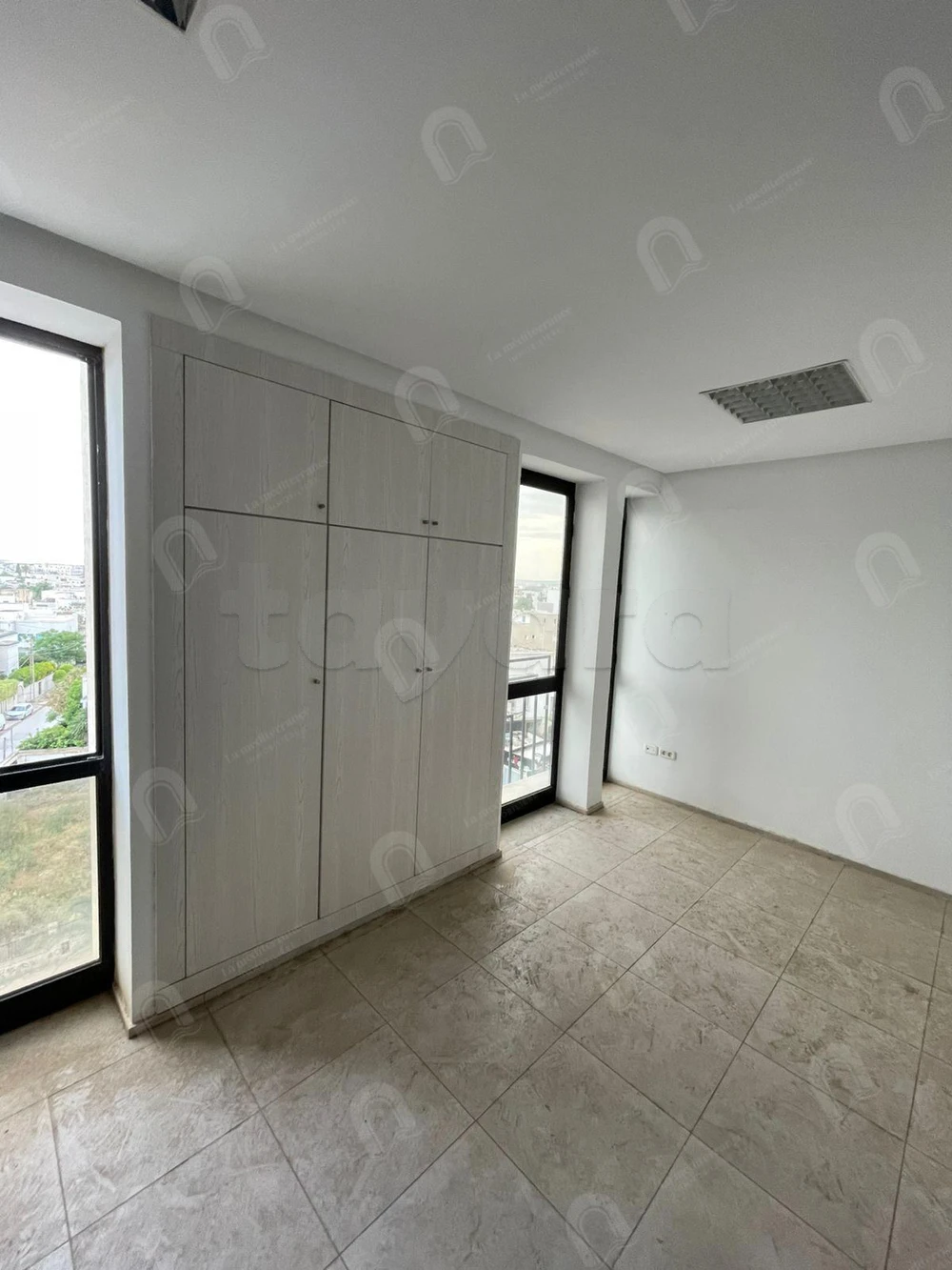 A vendre Bureau H+1 au bardo avenue hbib borguiba