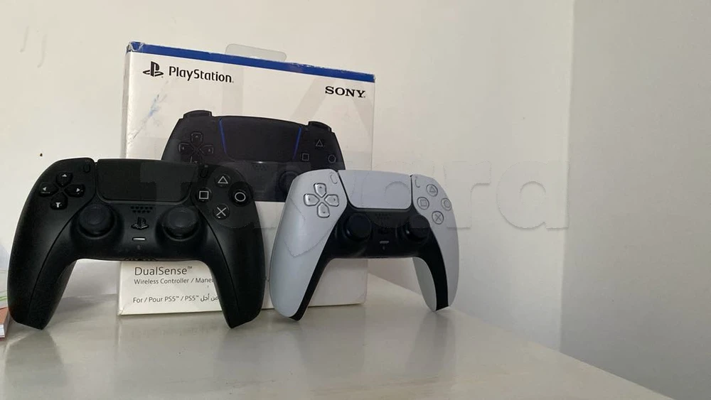 2 Manettes PS5 (DualSense) d'origine en excellent état