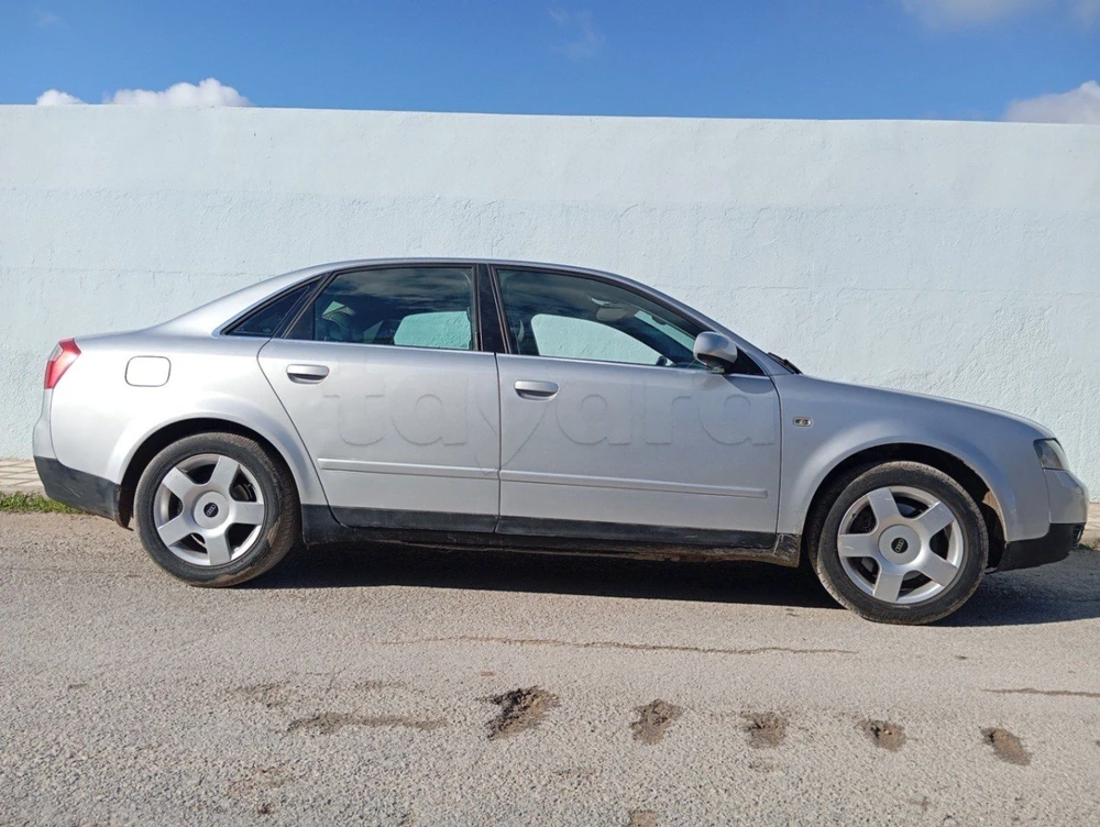 Carte voiture Audi A4