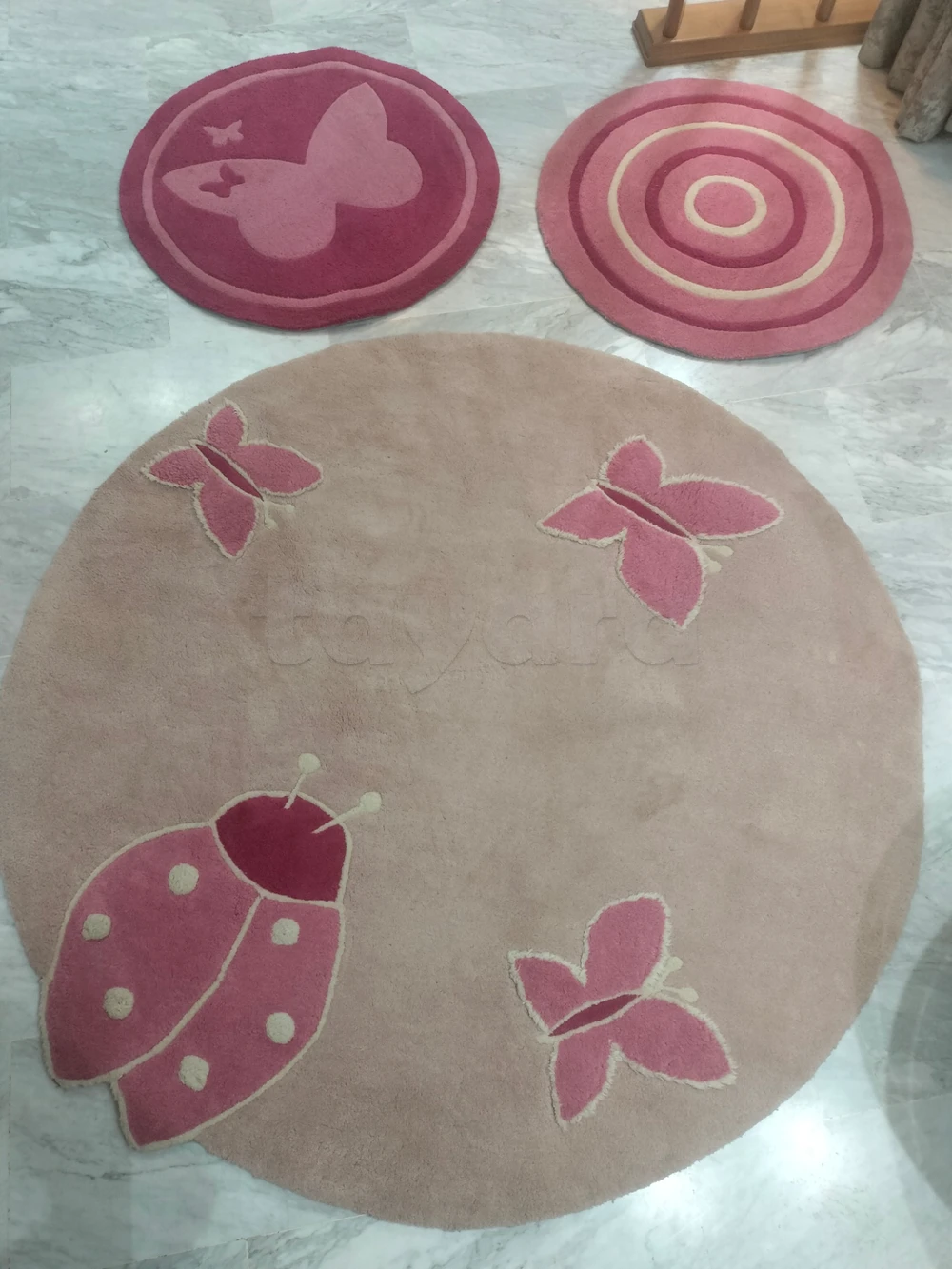 A vendre 3 tapis en laine en très bon état