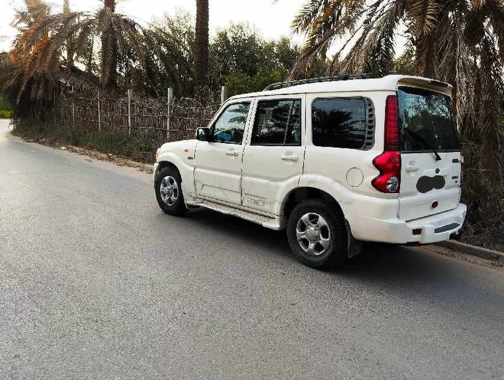 Carte voiture Mahindra Hover