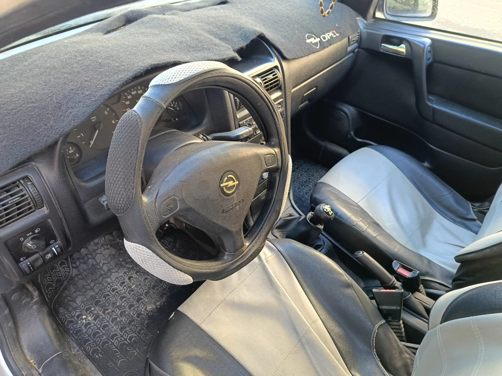 Carte voiture Opel Astra