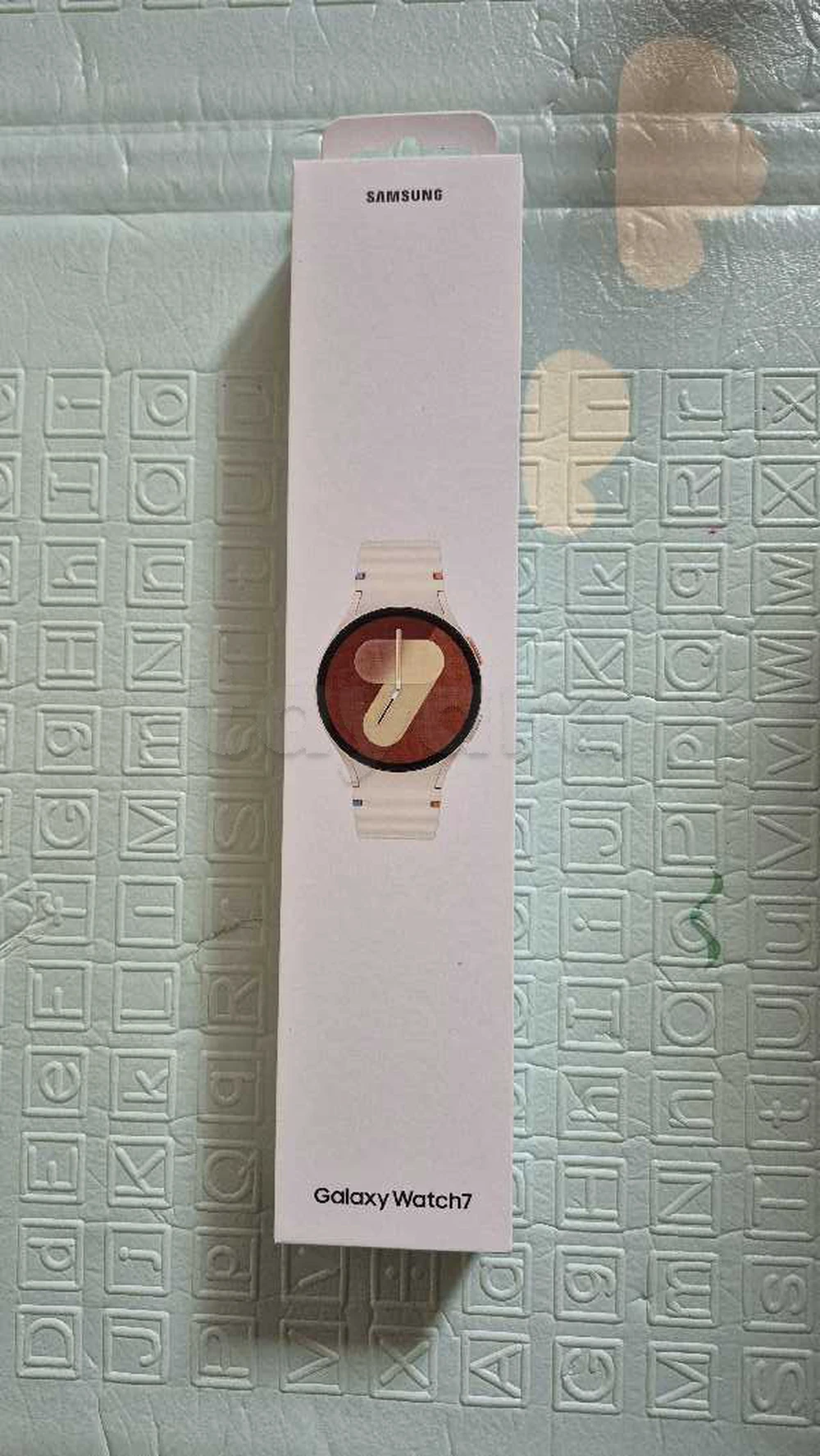 Samsung Galaxy watch 7 cachetée (crème 40mm)