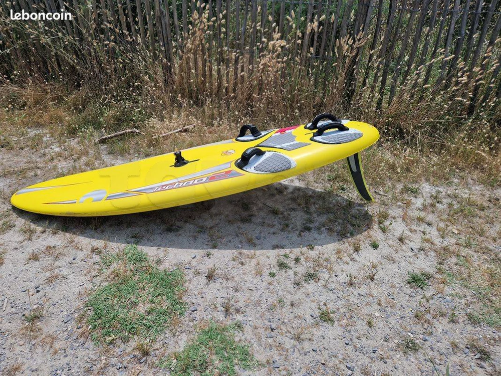 WINDSURF Flotteur Bic Techno 2 – 160 L