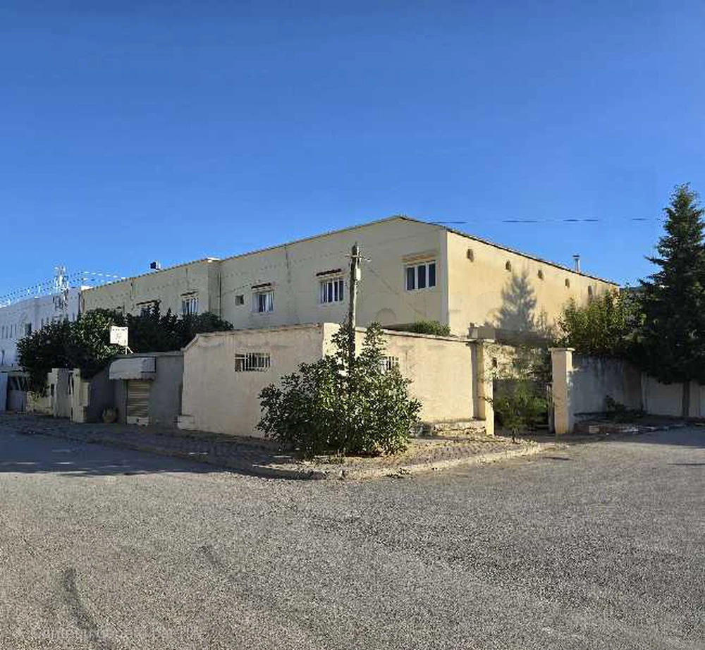 usine/atelier et dépôt à vendre à ezzahra