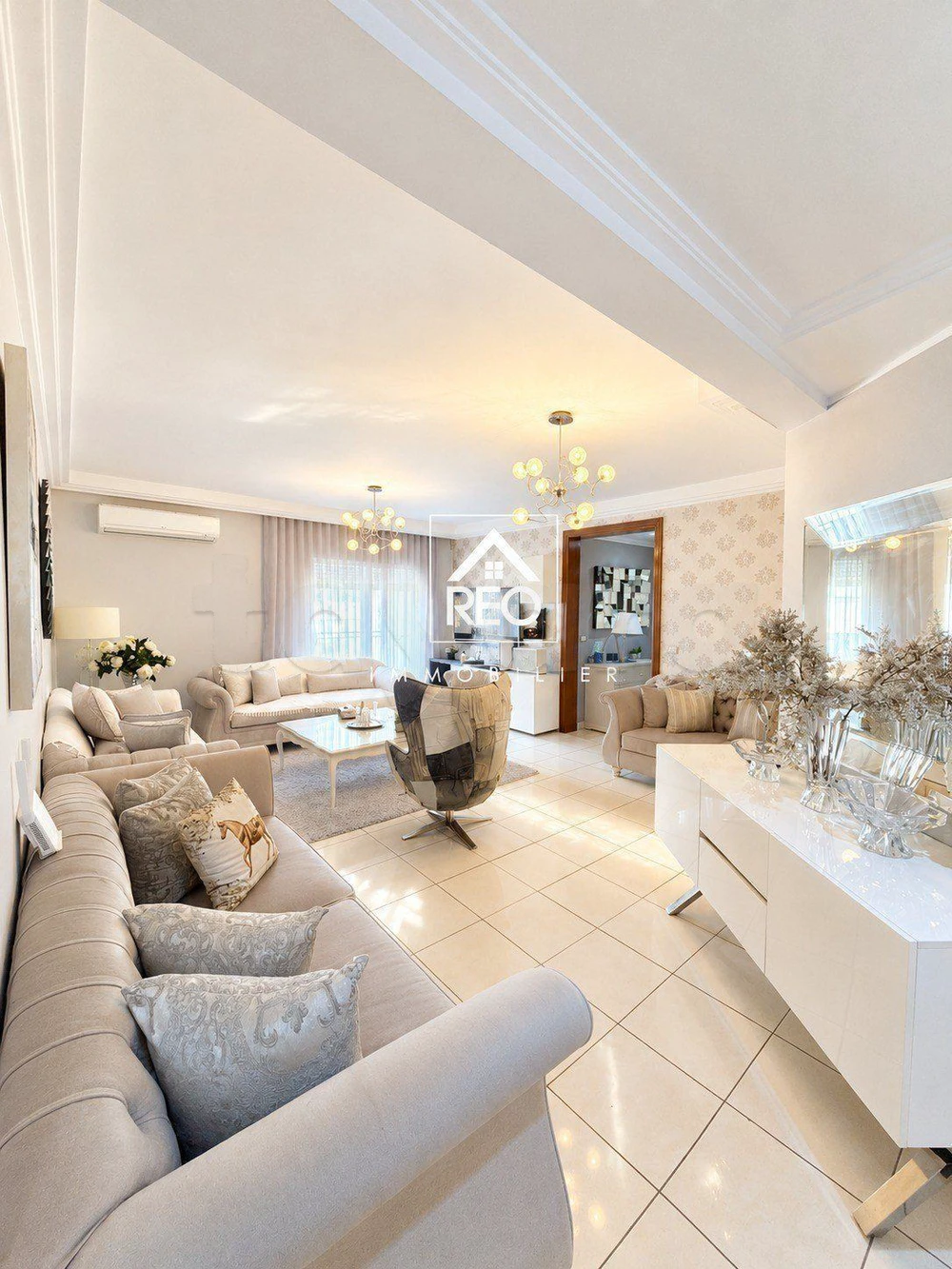 A VENDRE : Un magnifique appartement S+3, idéalement situé à Cité Wahat