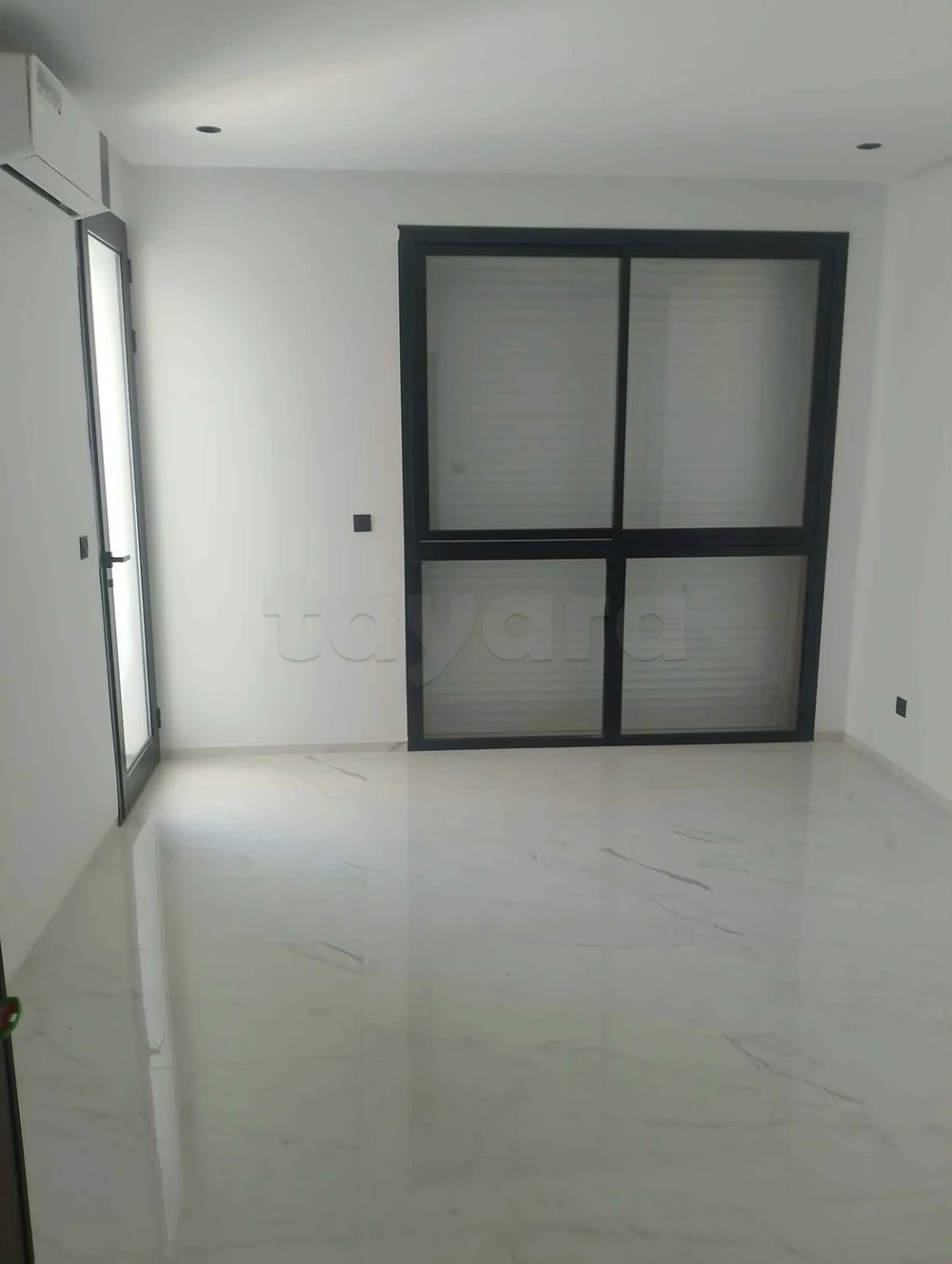 A vendre un appartement s+2 bonne orientation chez promoteur avec ppkss disponible immédiatement a la nouvelle soukra