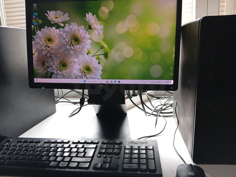 PC Bureau HP ProDesk 600 G4 MT / Intel Core i3-8300 3.70 GHz / 8 Go RAM / Windows 11 Pro