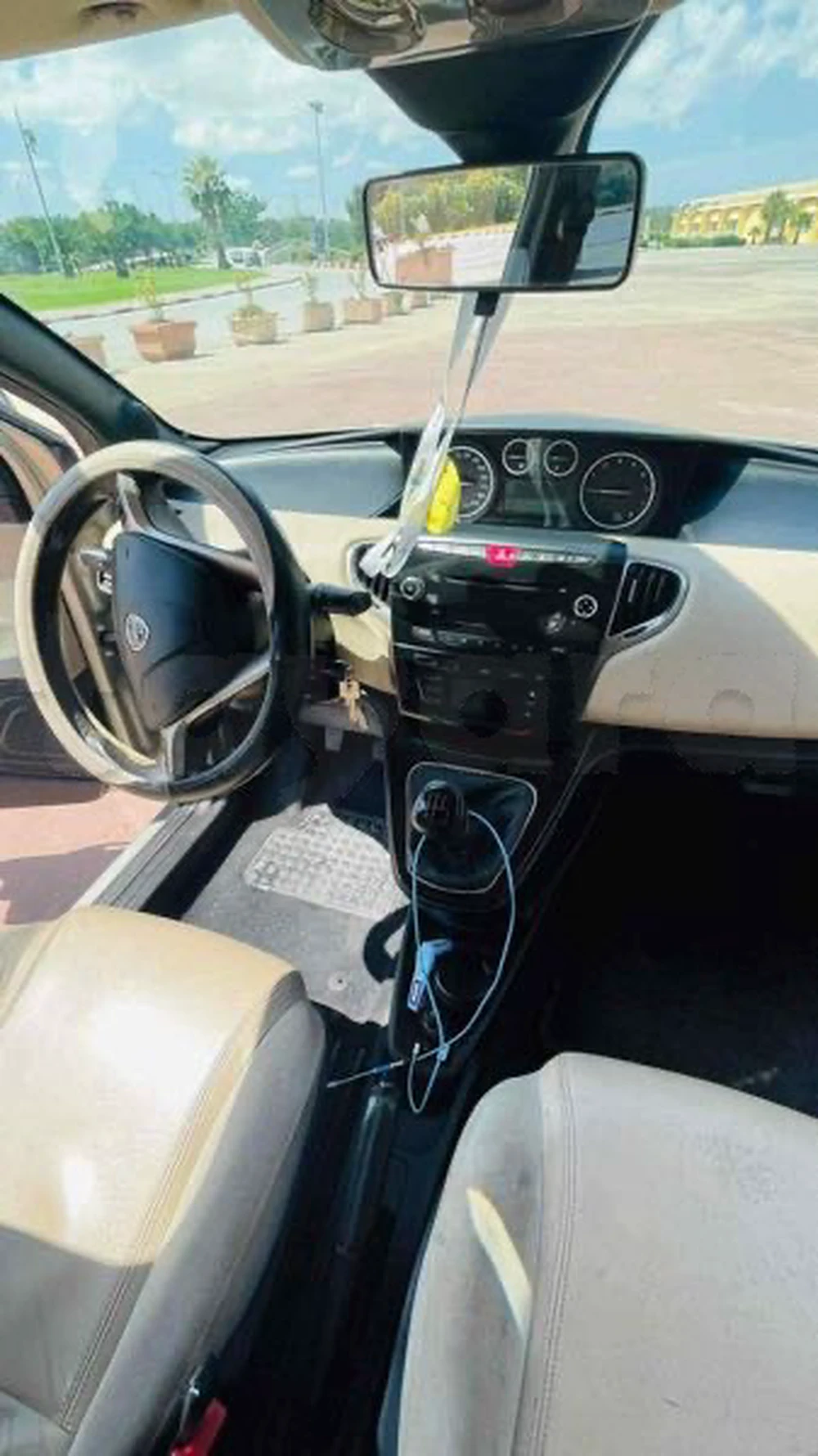 Lancia Ypsilon