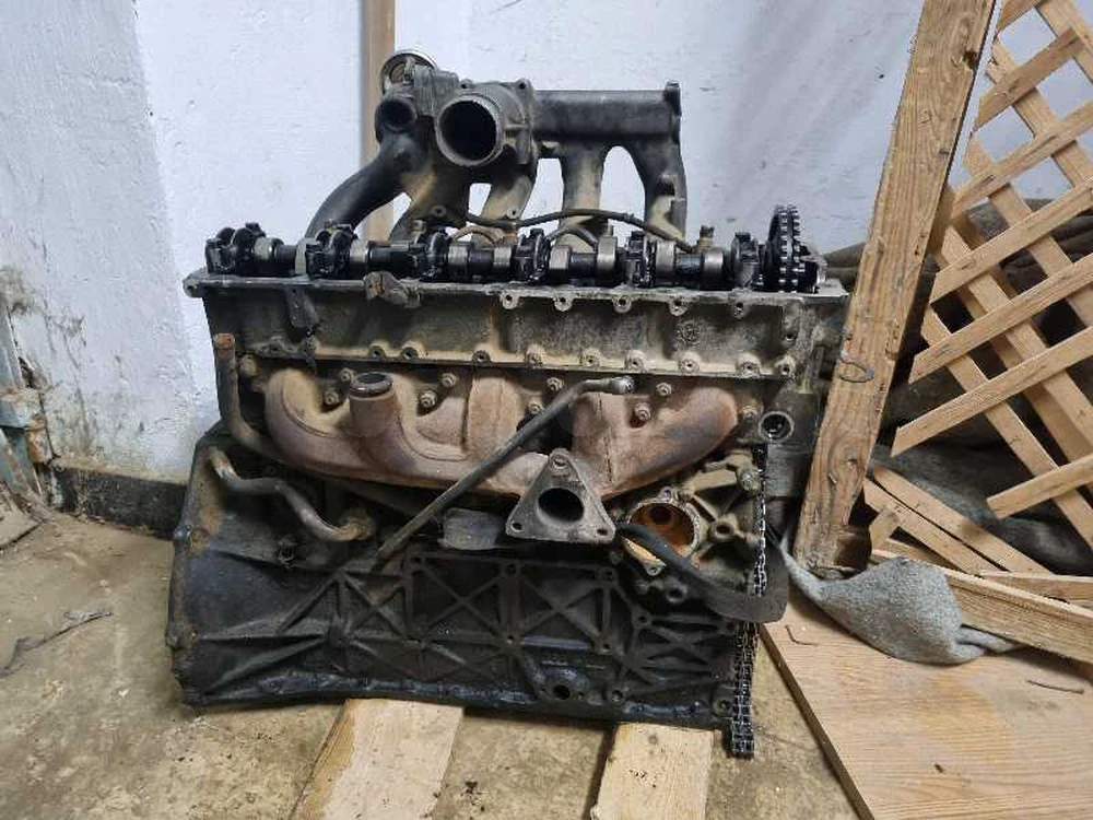 bloc + culasse complet d'un moteur pour une Mercedes Sprinter