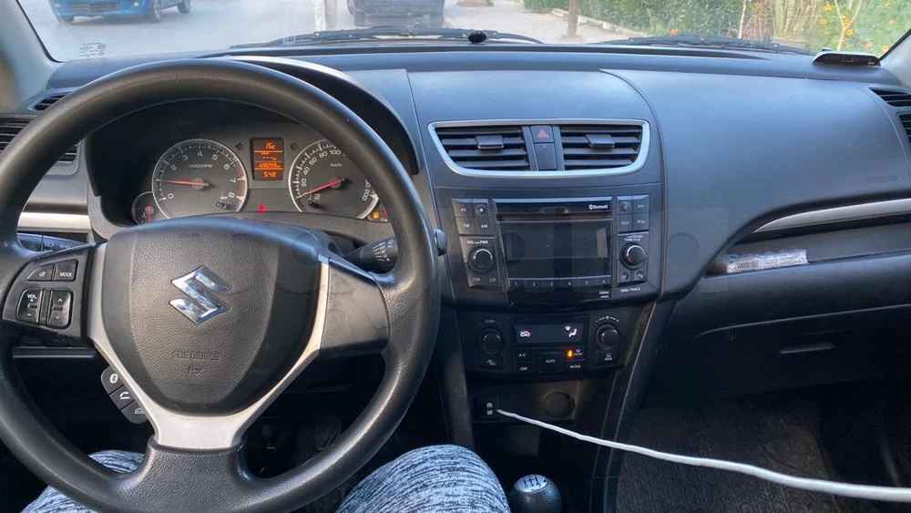 Carte voiture Suzuki Swift