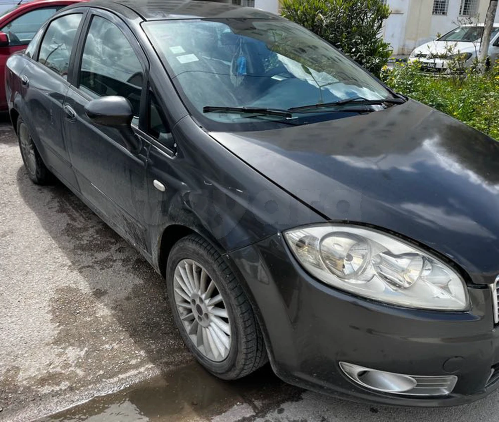 Carte voiture Fiat Linea