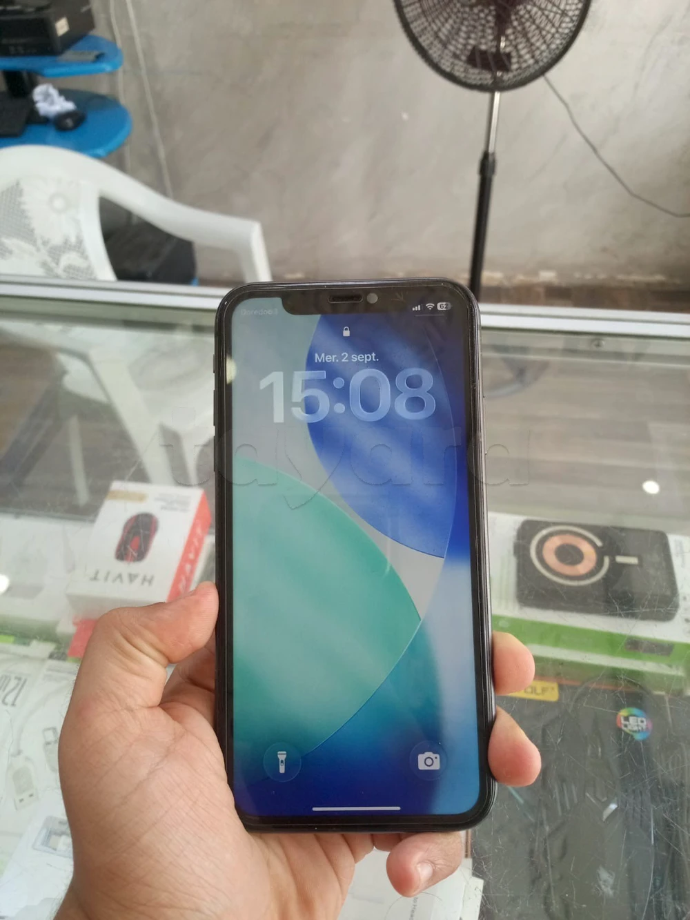 iPhone 11 batterie 74 just fih taksira tileniya kolo fi d'origine m3ah cage