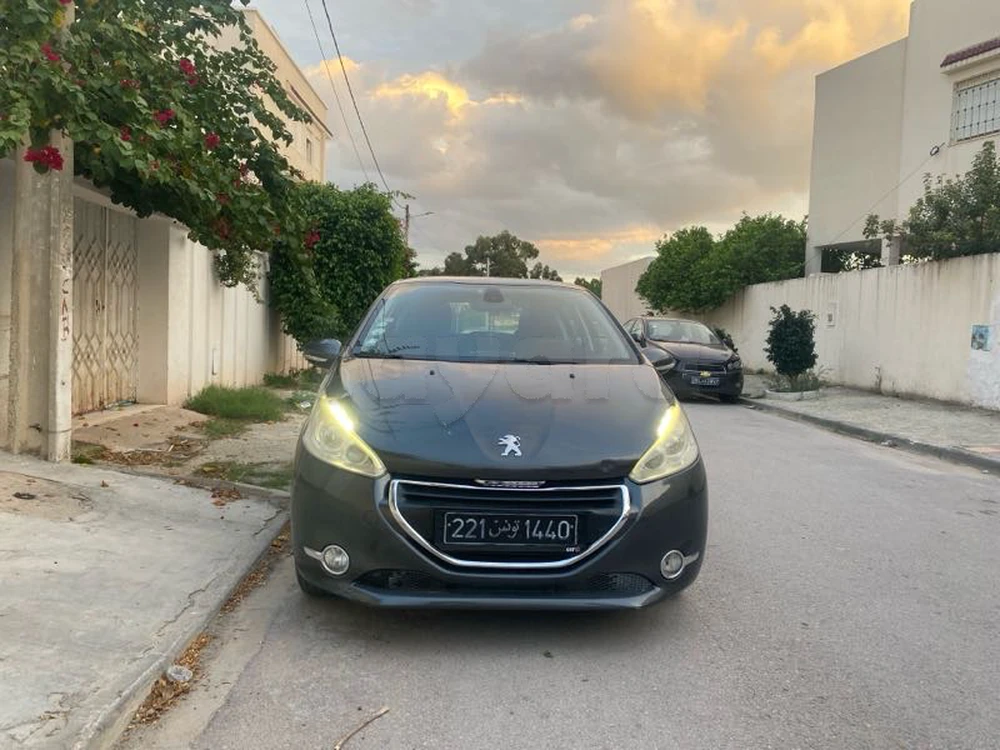 Peugeot 208