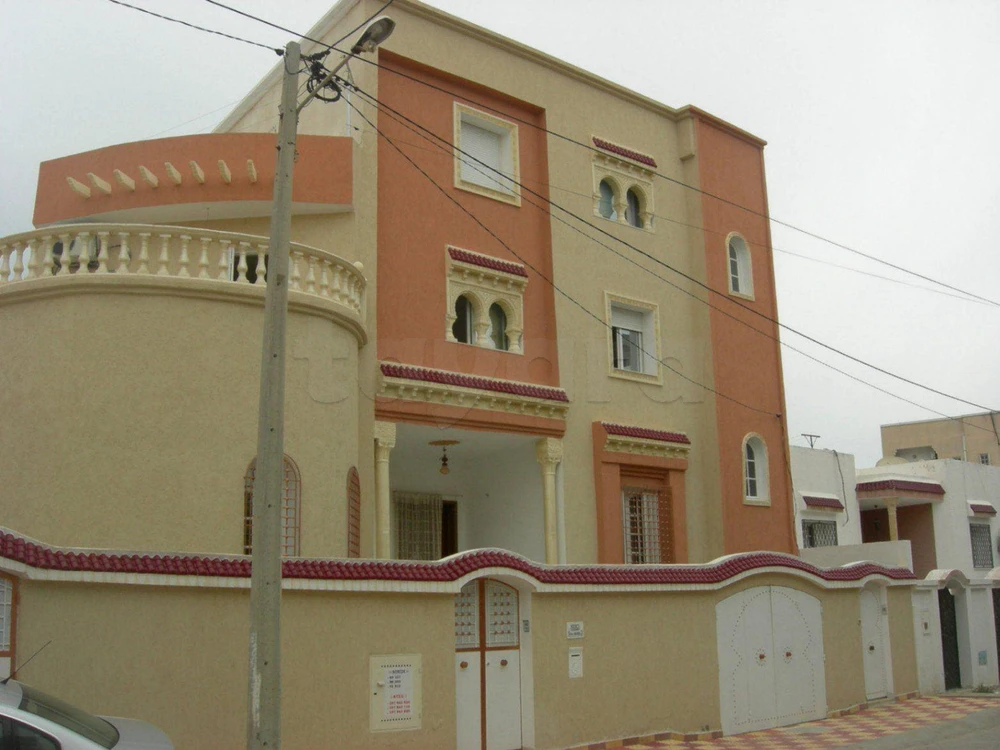 Cité Sahloul1 , Etage de villa S+2 à louer