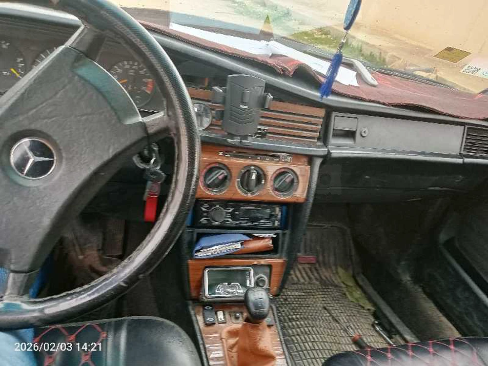 Carte voiture Mercedes-Benz 190