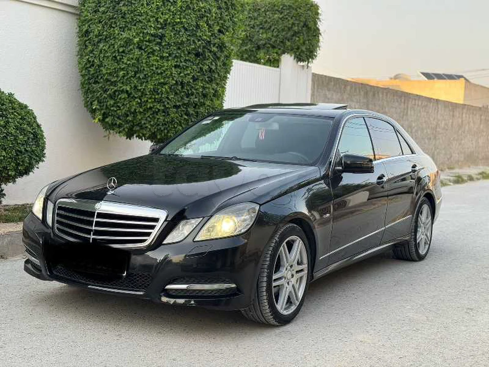 Carte voiture Mercedes-Benz Classe E