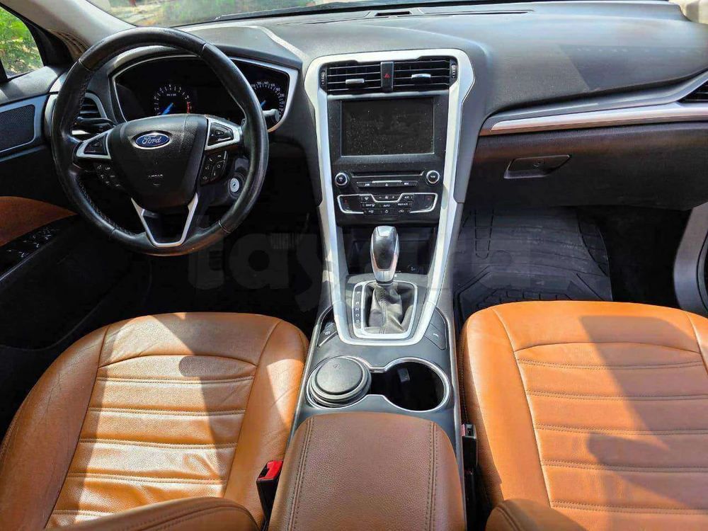 Carte voiture Ford Fusion