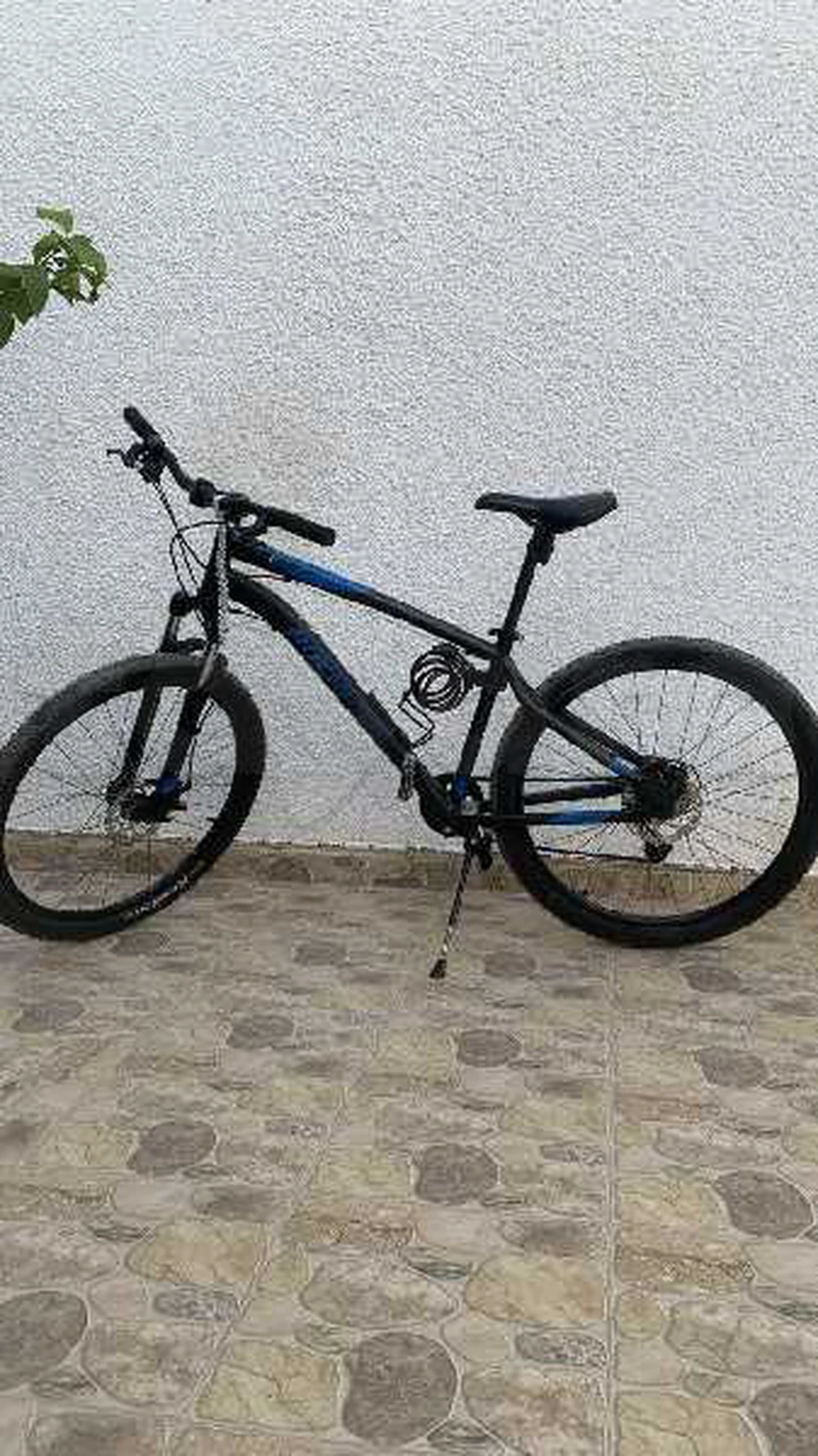 ROCKRIDER

Vélo vtt randonnee st 120 noir bleu 27,5"