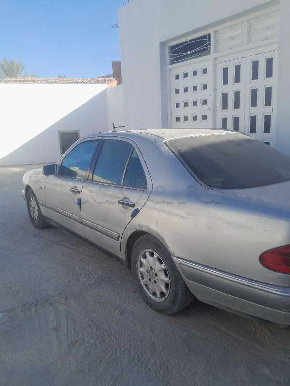 Mercedes-Benz 220