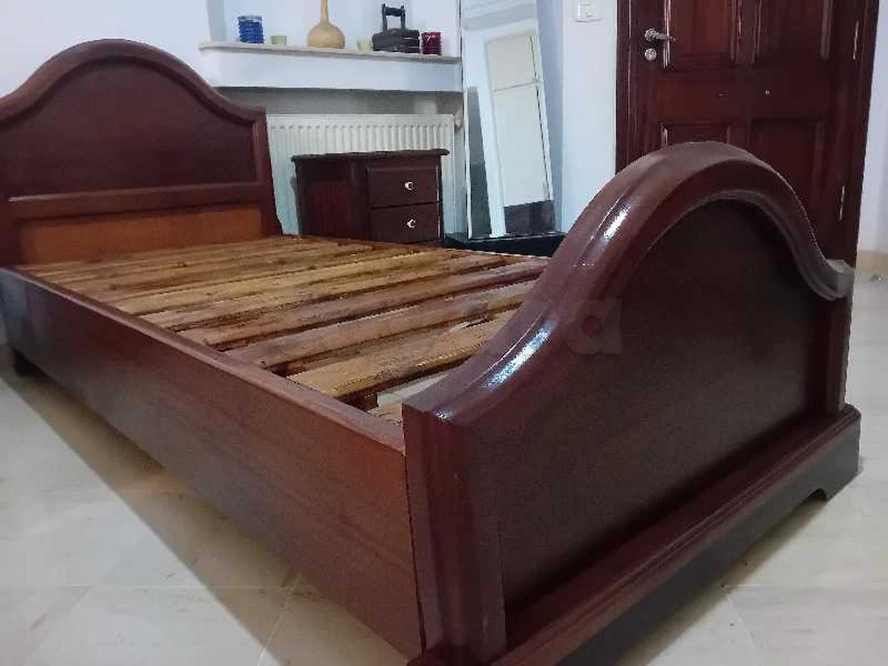 à vendre chambre a coucher en bois acajou sappeli .