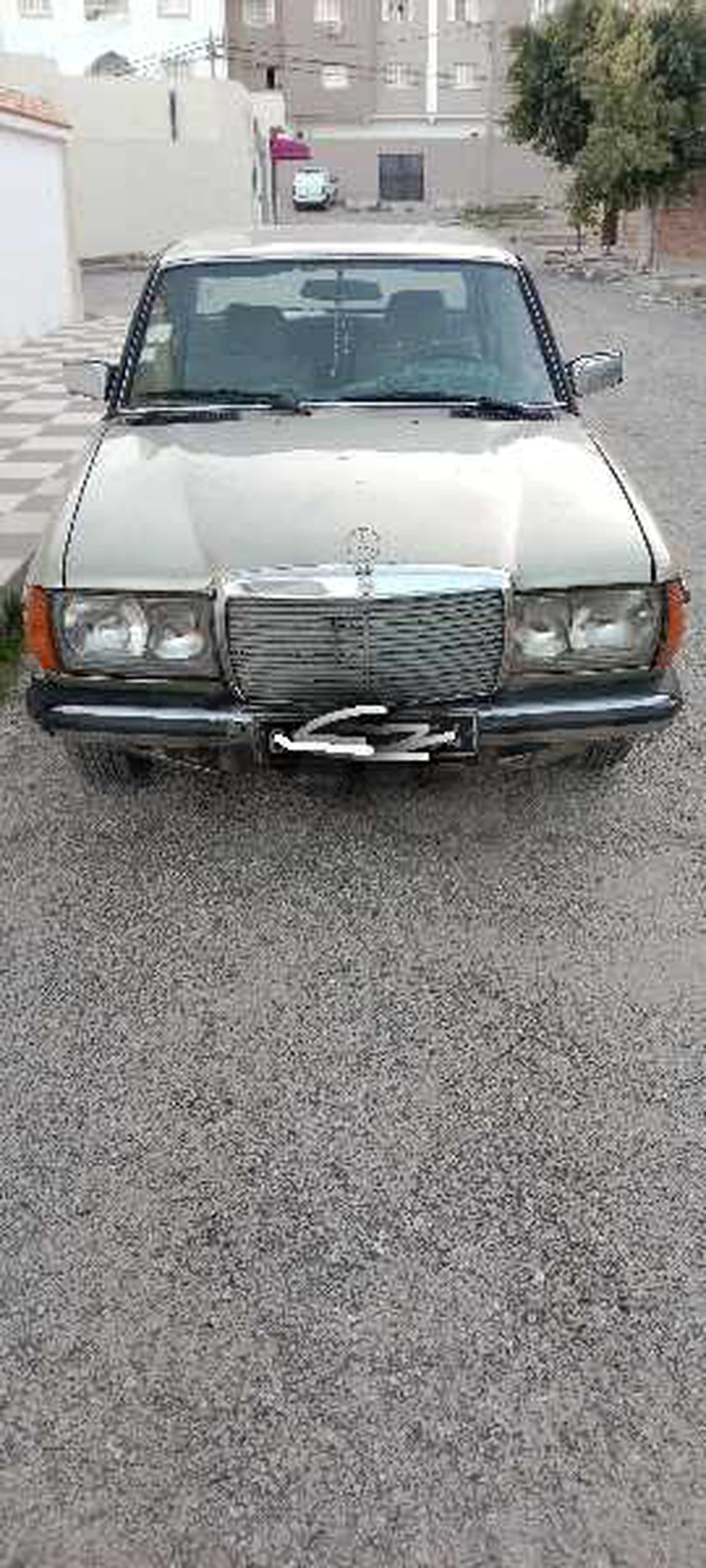 Mercedes-Benz 220