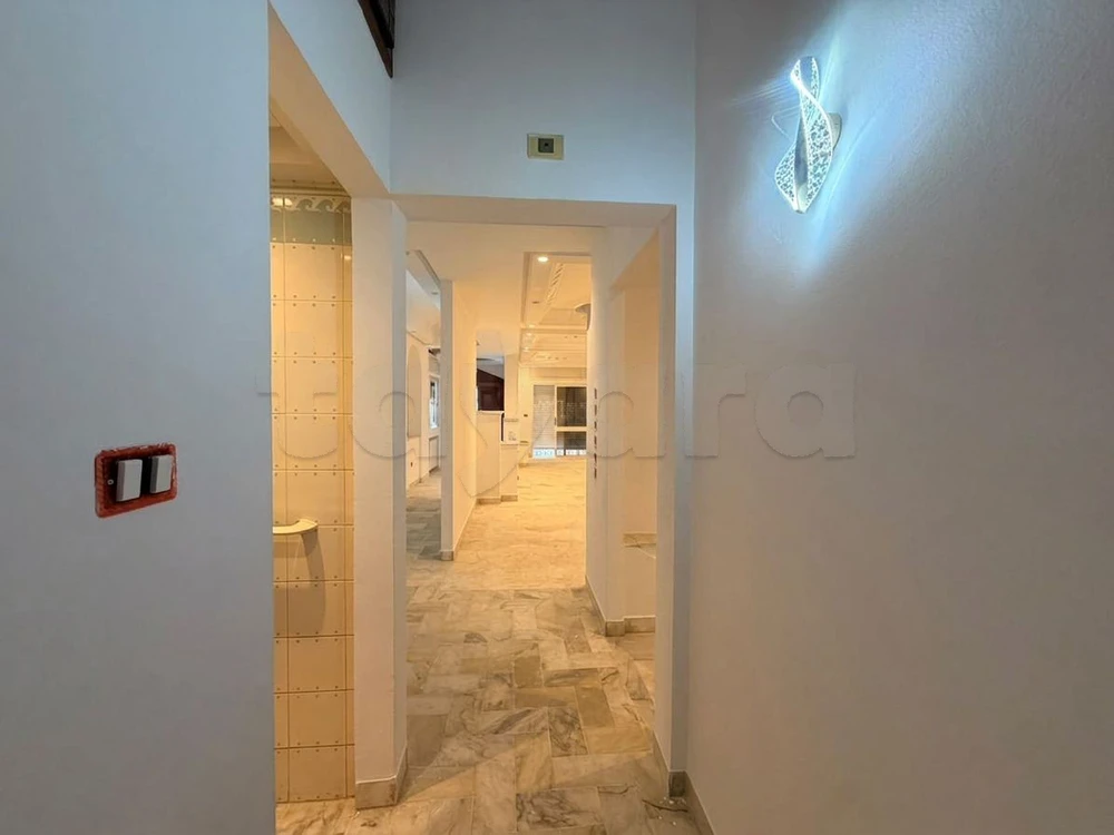 À louer un RDC de villa pour bureau à Menzah 1