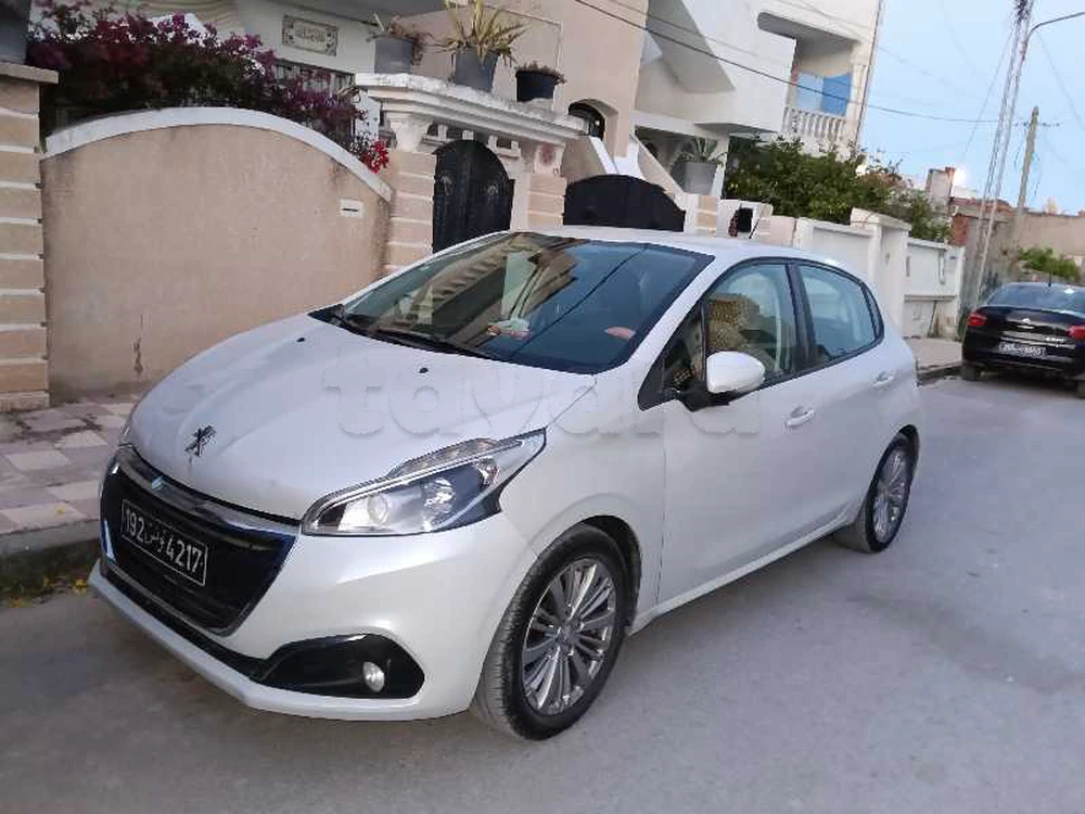 Carte voiture Peugeot 208