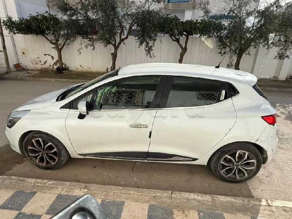 Carte voiture Renault Clio