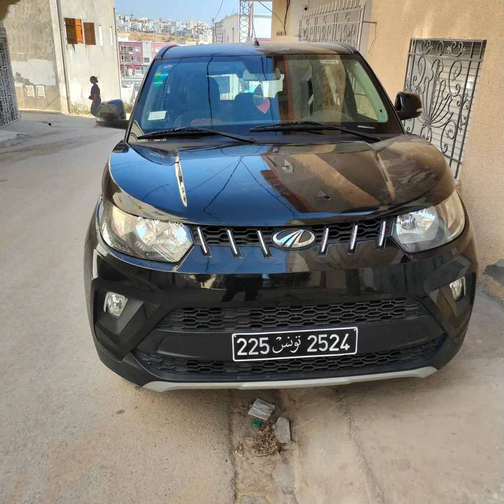 Carte voiture Mahindra Hover