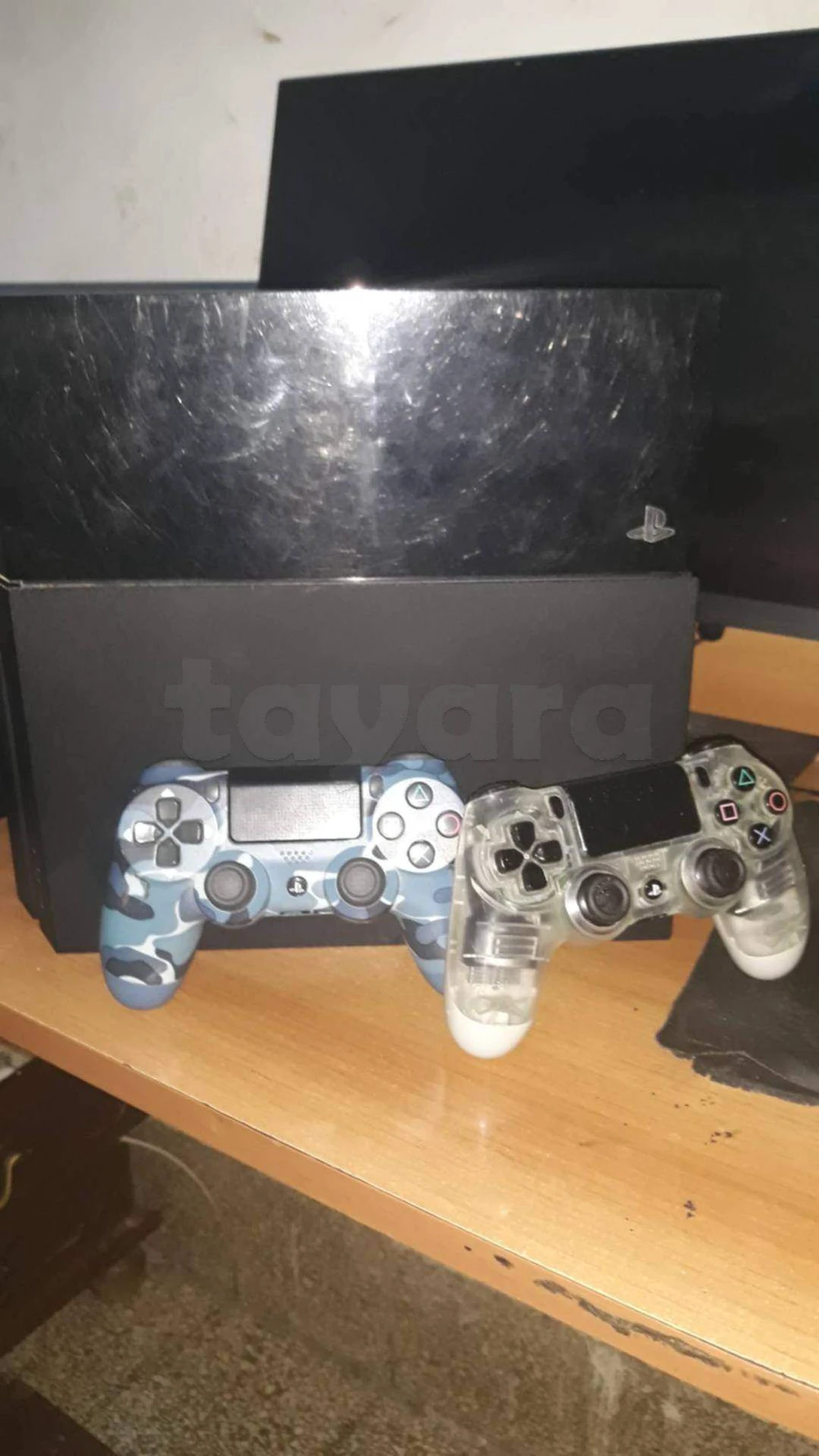 PS4 FAT PATCHÉ TRÈS BON ÉTAT AVEC 2 MANETTES