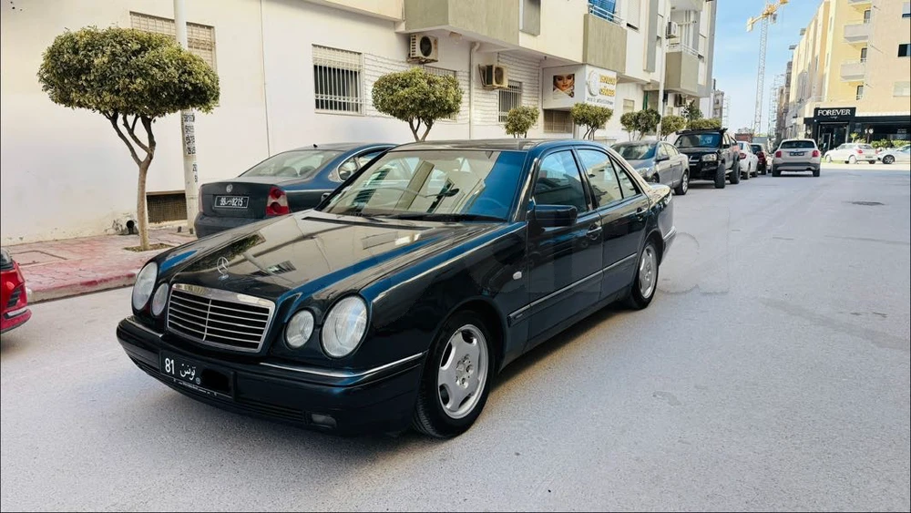 Carte voiture Mercedes-Benz Classe E