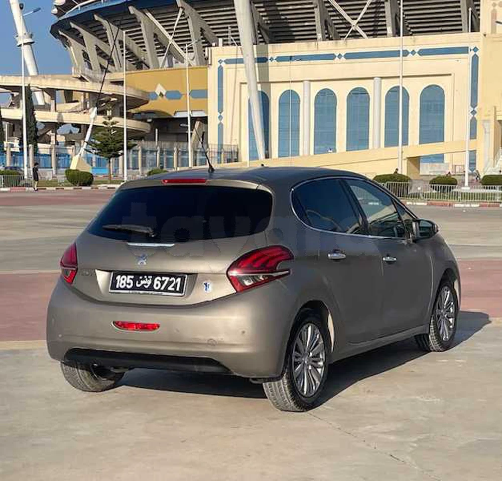 Peugeot 208