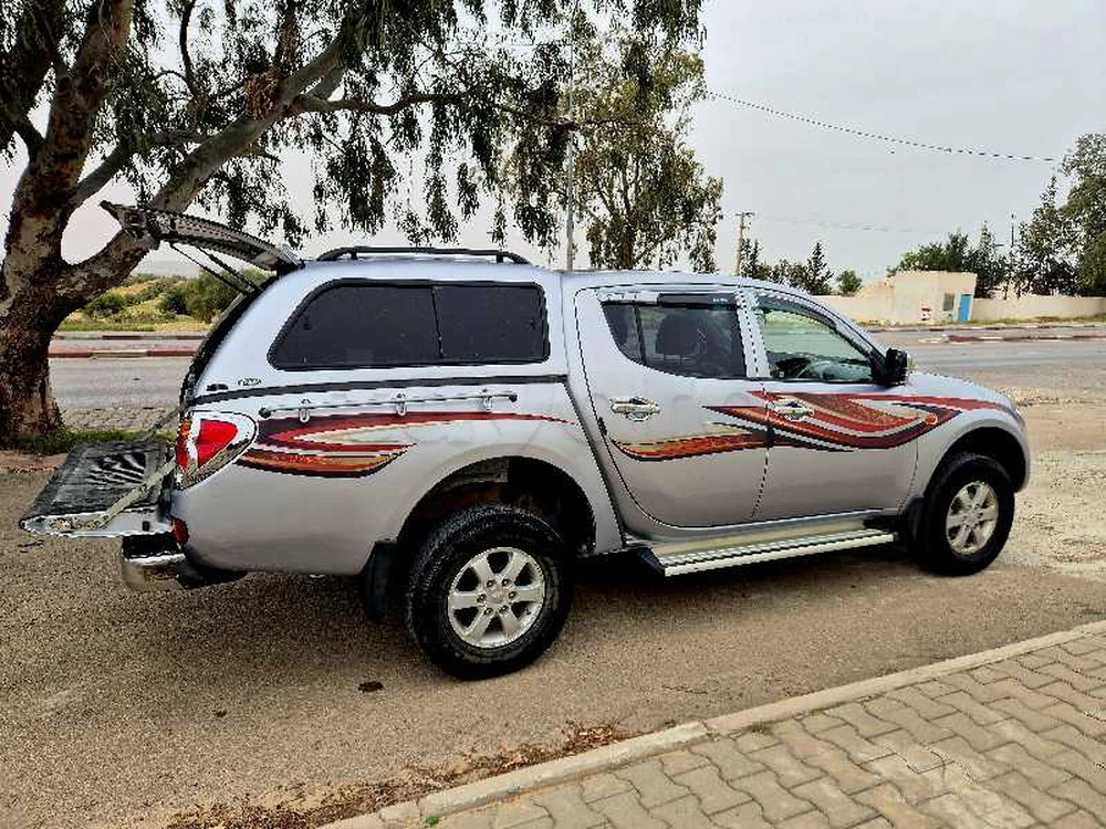 Mitsubishi L200