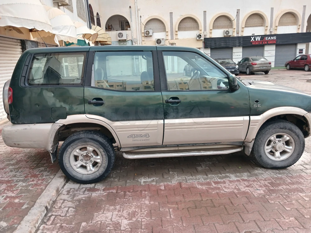 Carte voiture Nissan Terrano