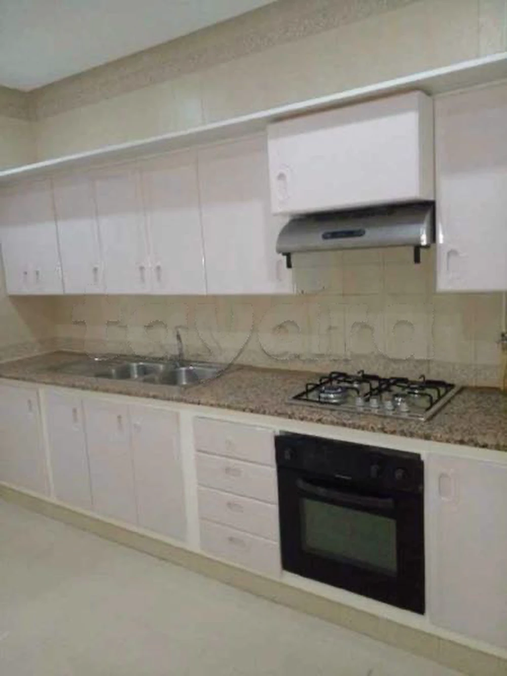 MENZAH 7 BIS : APPARTEMENT S+3 A LOUER