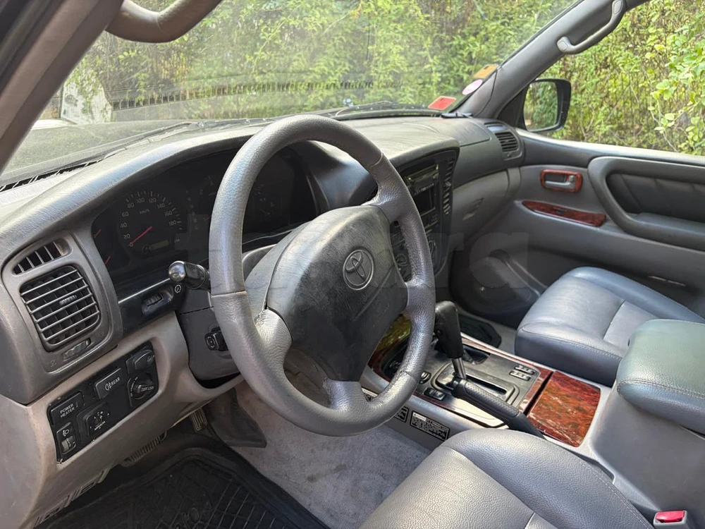 Toyota Land Cruiser