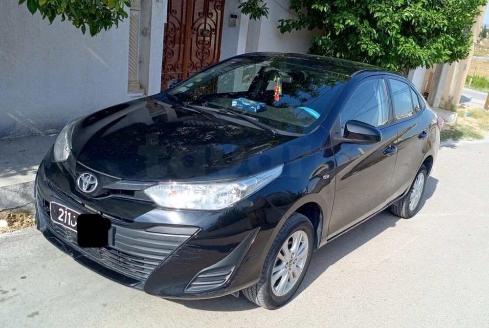 Carte voiture Toyota Yaris Verso