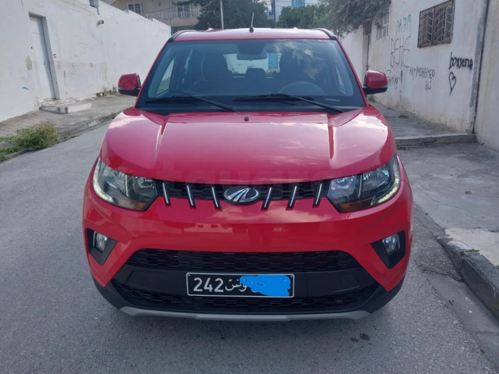 Mahindra Kuv 100 k8