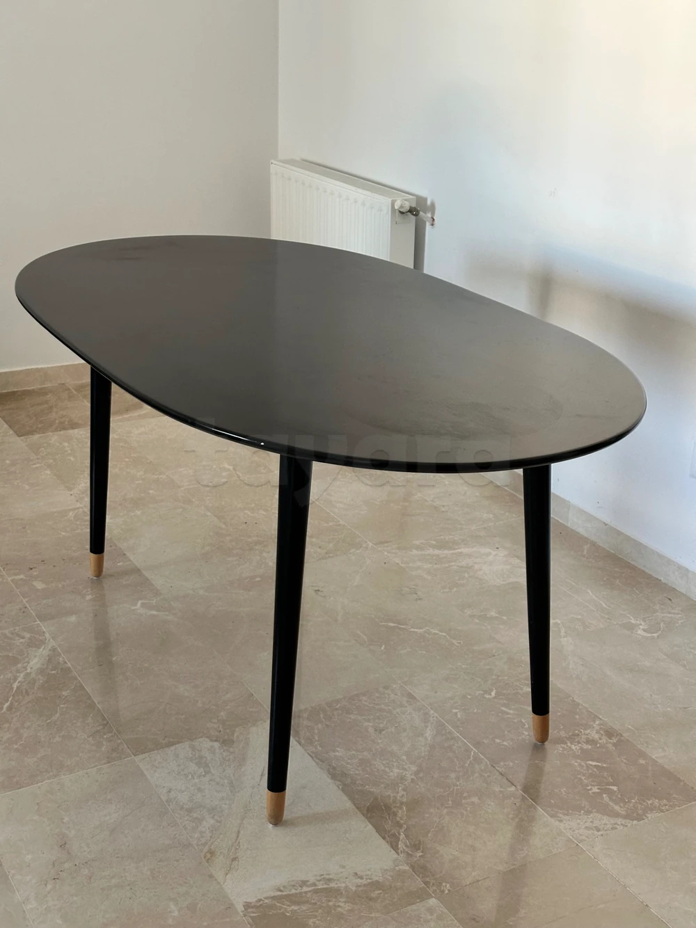 TABLE OVALE