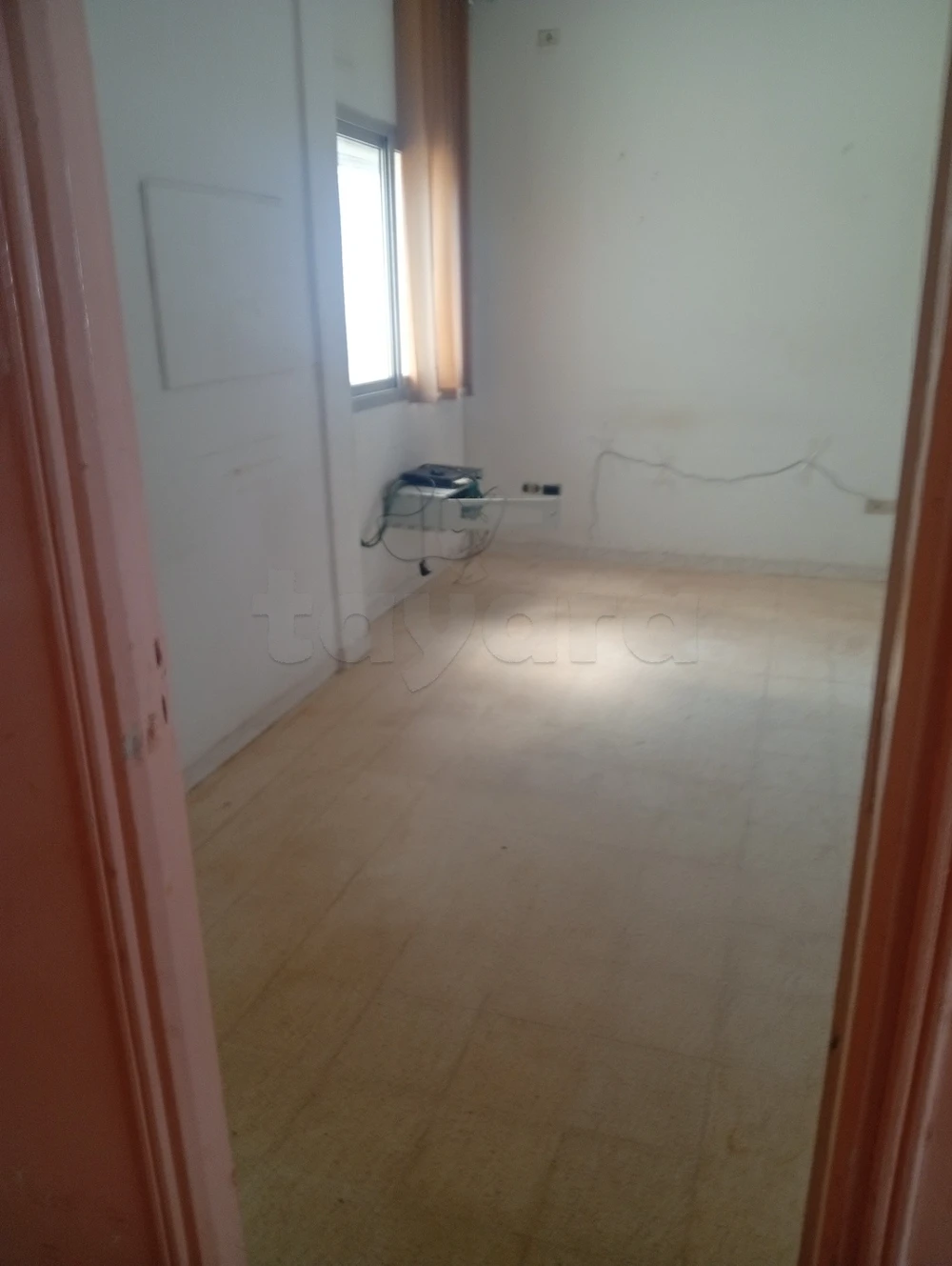 location soukra km1 grand bureau six pieces a retaper