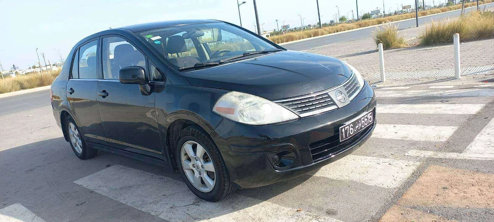 Carte voiture Nissan Versa