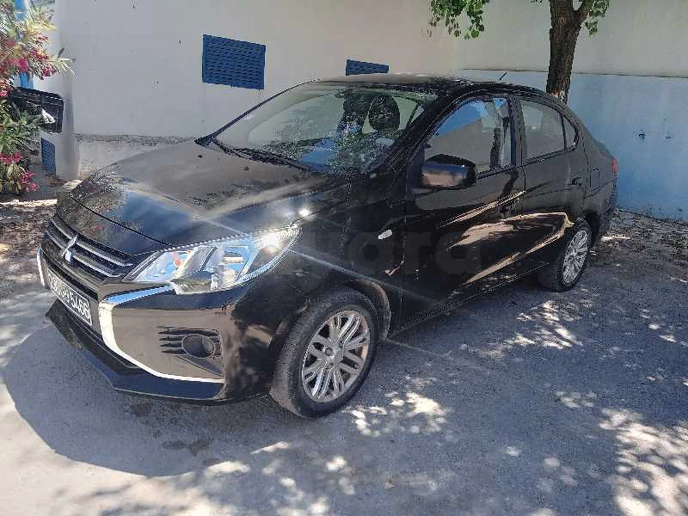 Carte voiture Mitsubishi Canter