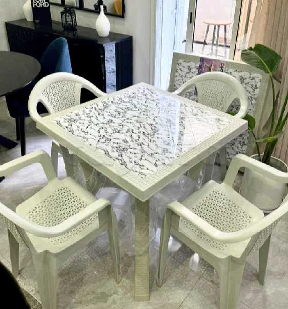 Table et 4 chaises cacheté
53 775 624
Possibilité de la livraison
120 dt