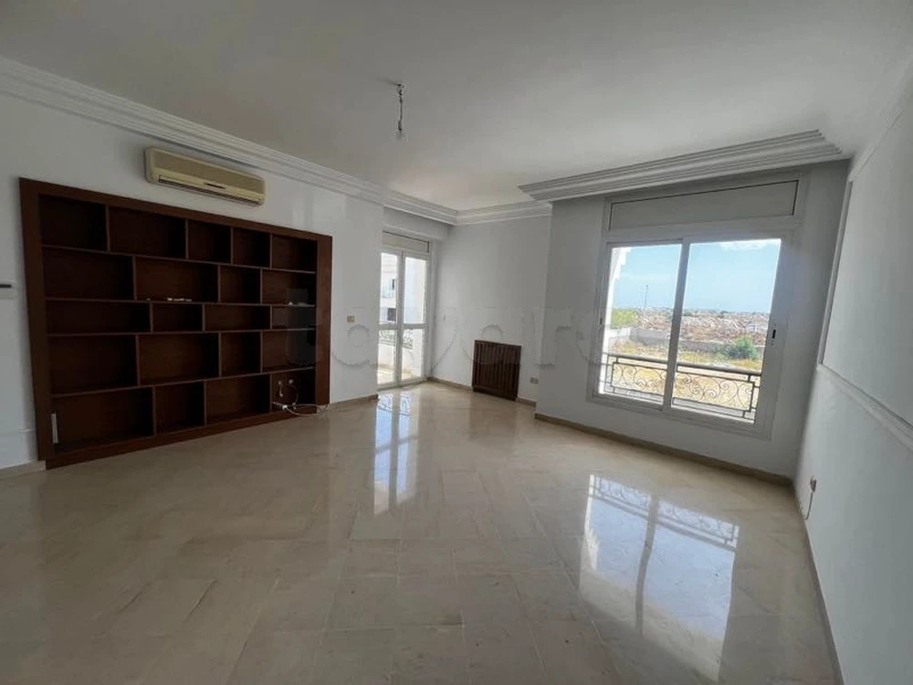 📍LES BERGES DU LAC 1 – APPARTEMENT S+2 À LOUER
Usage Habitation ou Bureautique