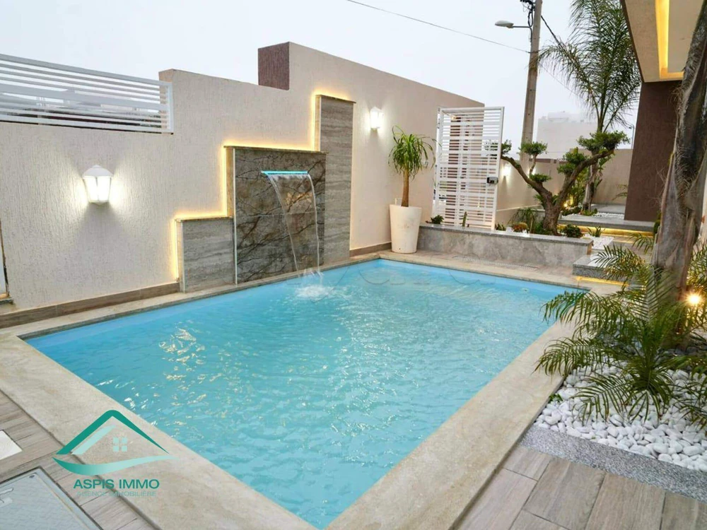 villa haut standing avec piscine à Fatha 2 Kelibia