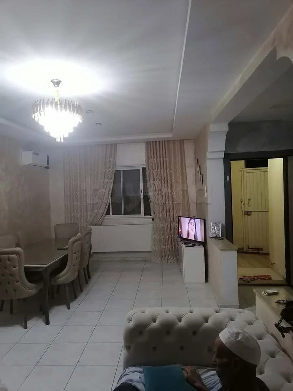 À LOUER – MAISON HAUT STANDING RICHEMENT MEUBLÉE – ARIANA SOGHRA 📍 Emplacement exceptionnel à seulement 5-10 minutes facultés privée ESPRIT