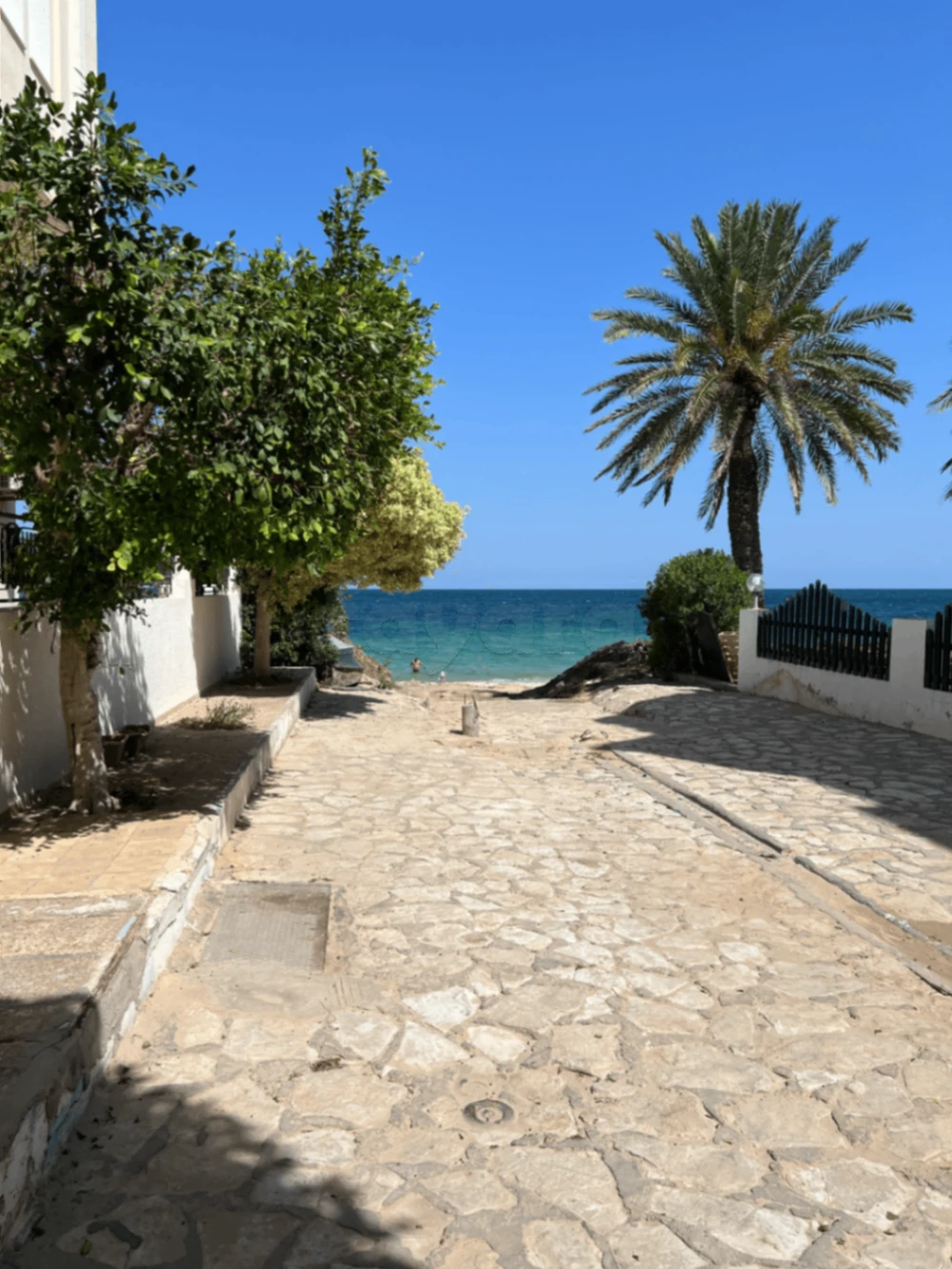 À vendre S+2 - 125 m² -titré meublé, à quelques pas de la plage - Chatt Meriem- Sousse